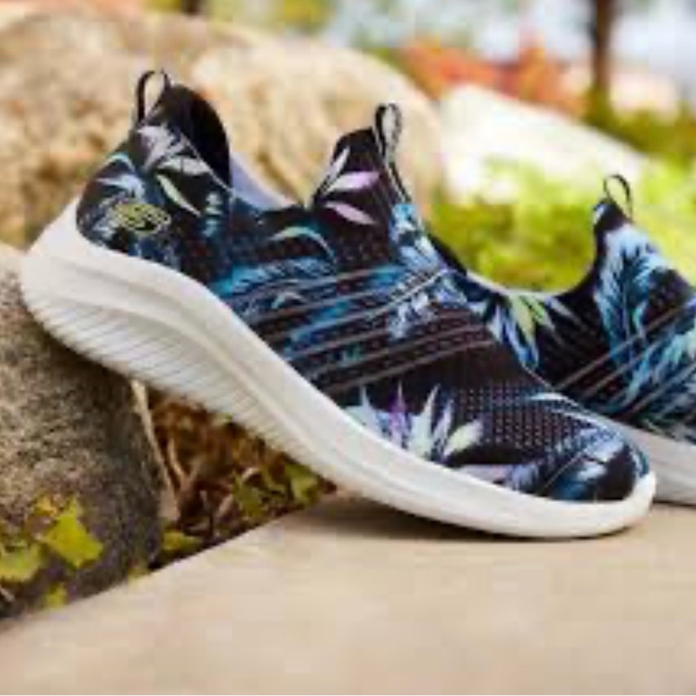 Skechers Memory Foam Palm print slip ons - Picture 2 of 5
